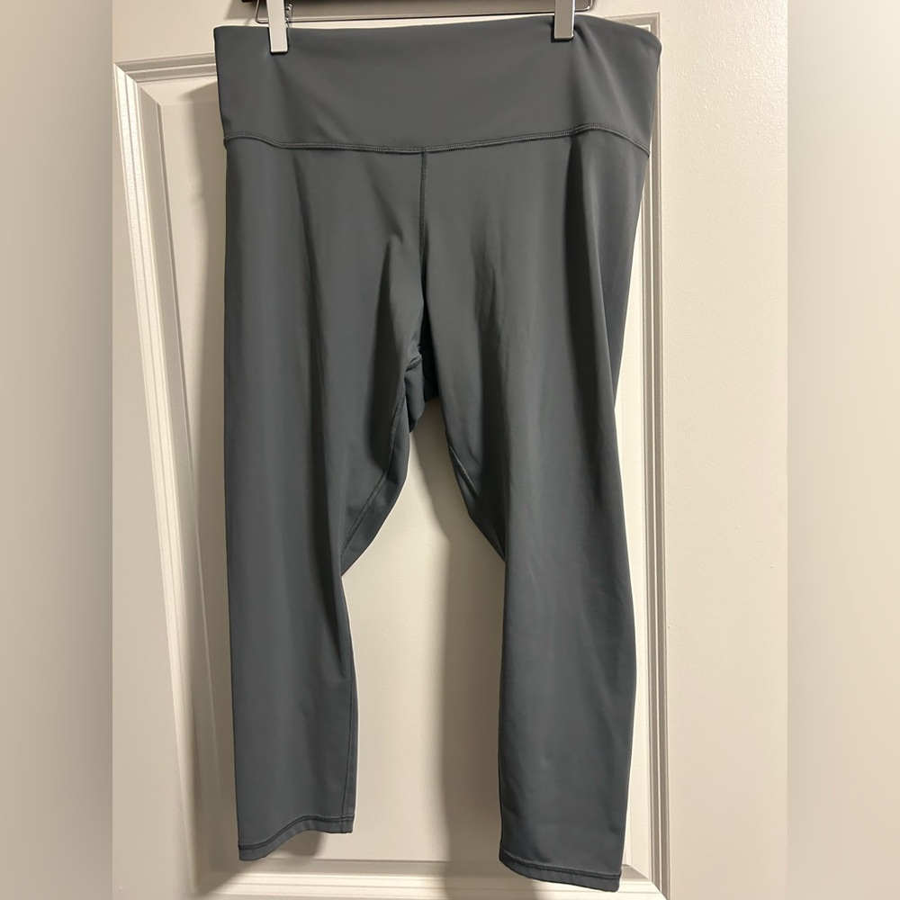 Athleta Elation train 7/8 tight
